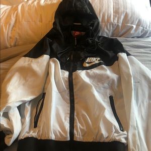 Black and white nike windbreaker!